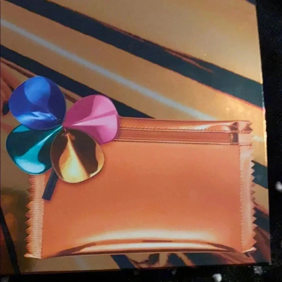 NIB Mac shiny pretty things brush set - Picture 6 of 14